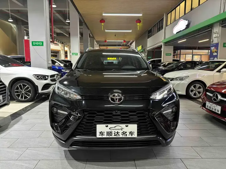 Toyota Wildlander 2.0 L CVT 2 WD Leading