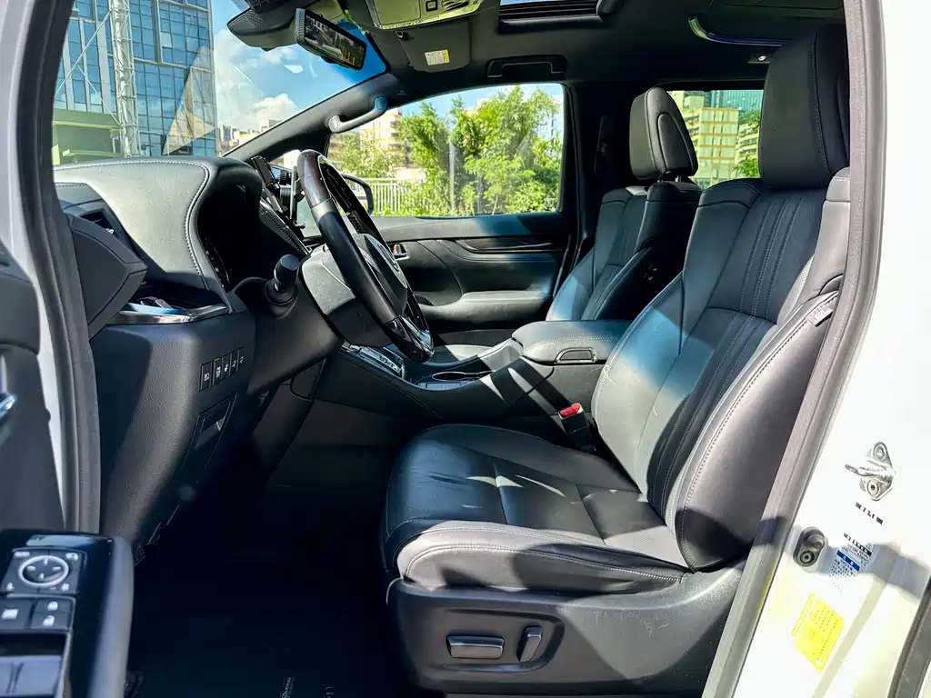 Lexus LM 300 h 7-seat Elegant