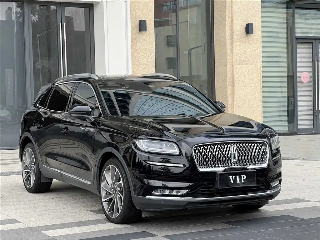 Nautilus 2.7 T 4 WD Honor Shine