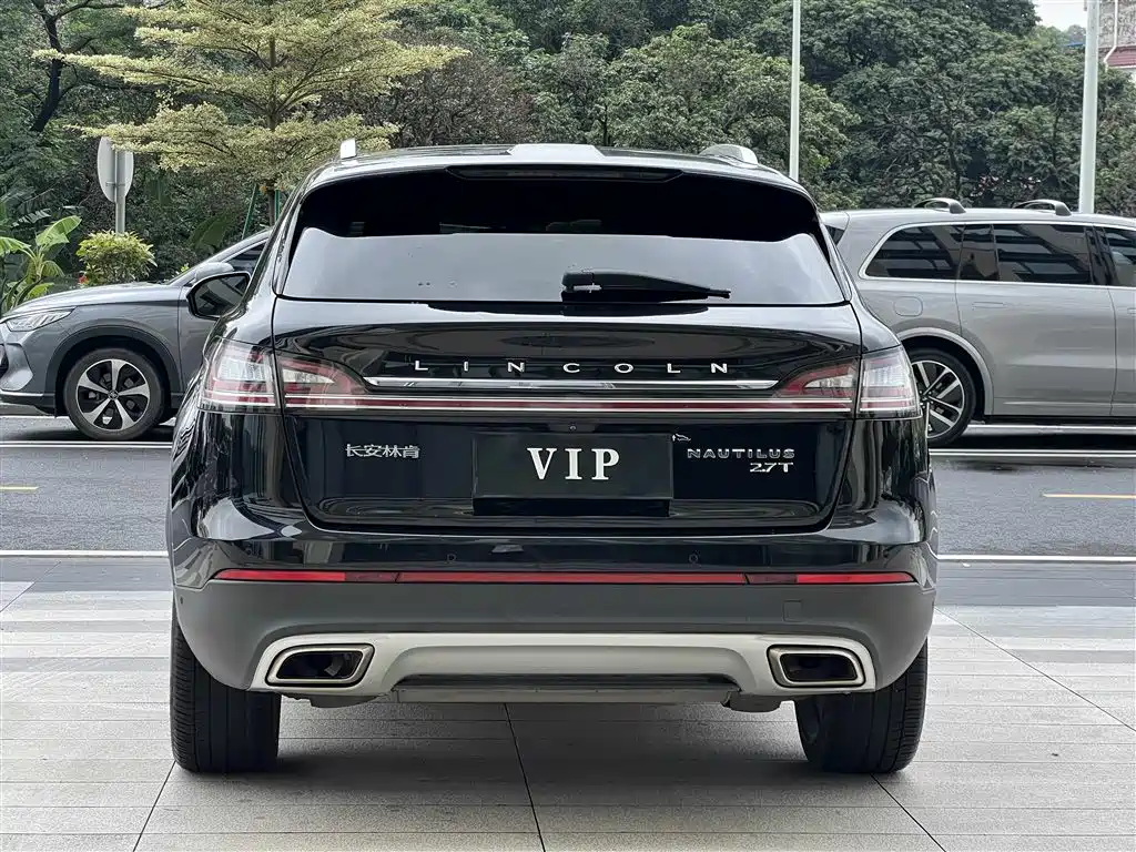 Nautilus 2.7 T 4 WD Honor Shine