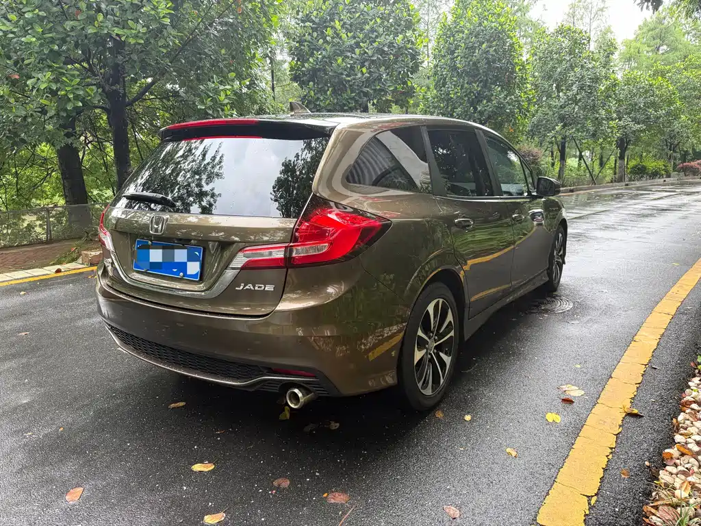 Jade 1.8 L Auto Comfort 5-seat