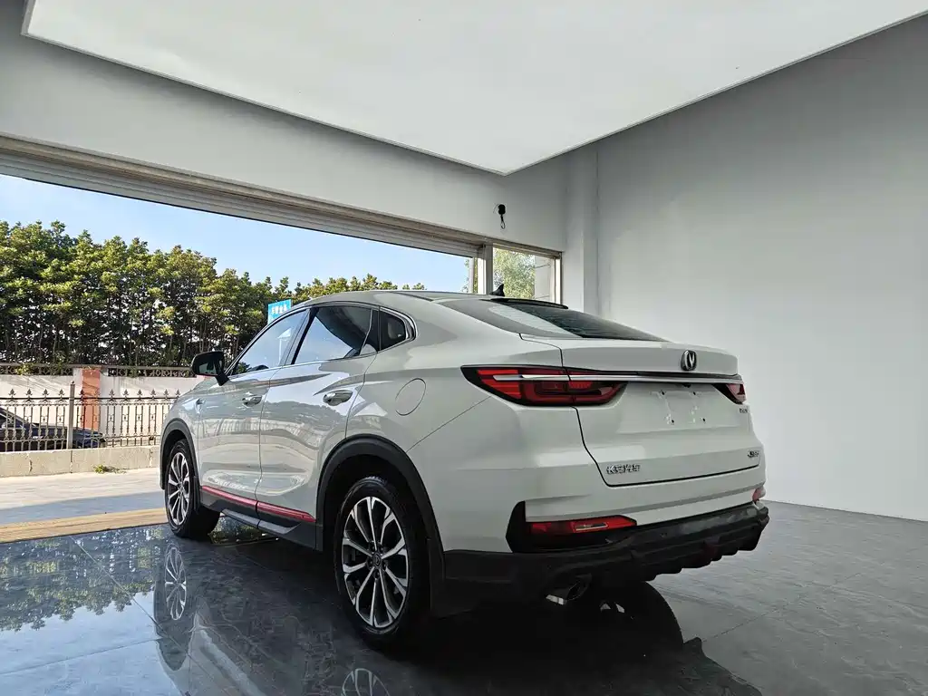 Changan CS85 Coupe 1.5 T DCT Luxury