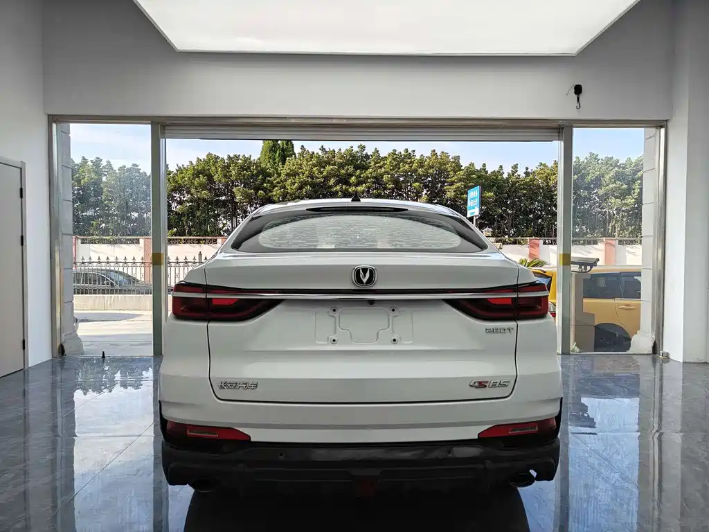 Changan CS85 Coupe 1.5 T DCT Luxury