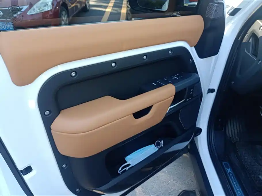 Land Rover Defender 110 3.0 T P400 X-DYNAMIC HSE