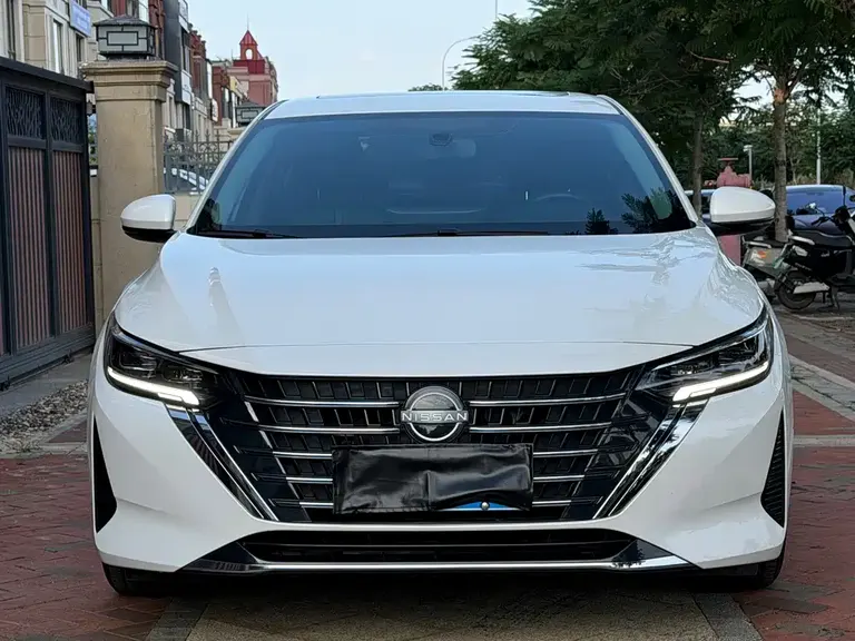 Nissan Sylphy Facelift 1.6 L CVT Joy
