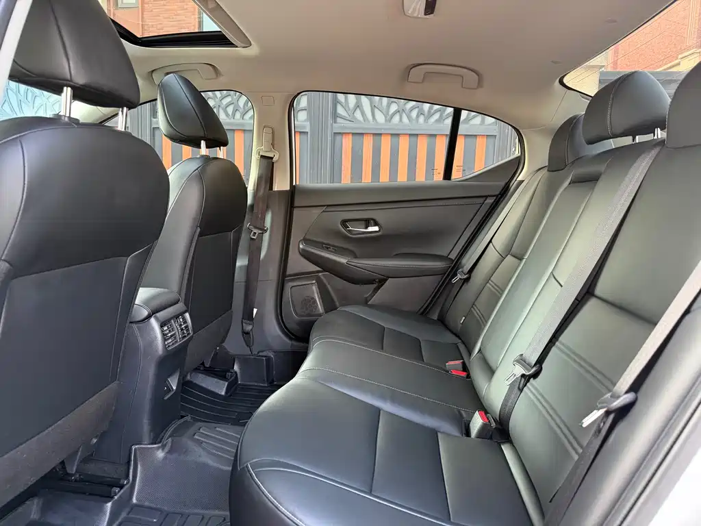 Sylphy Facelift 1.6 L CVT Joy