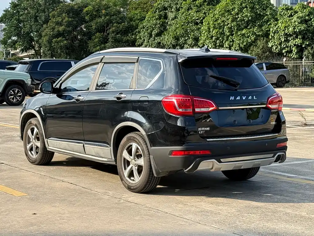 Haval H6 Red Label Sport 1.5 T Manual 2 WD Distinguished