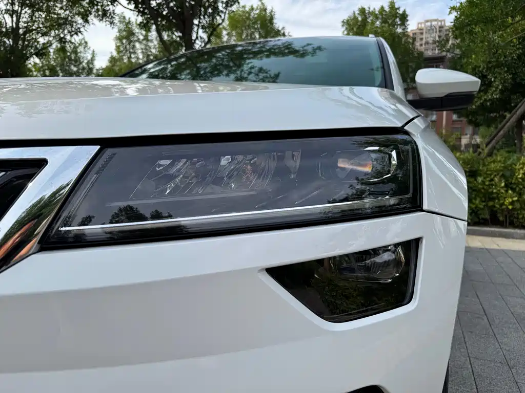 Karoq TSI280 Smart