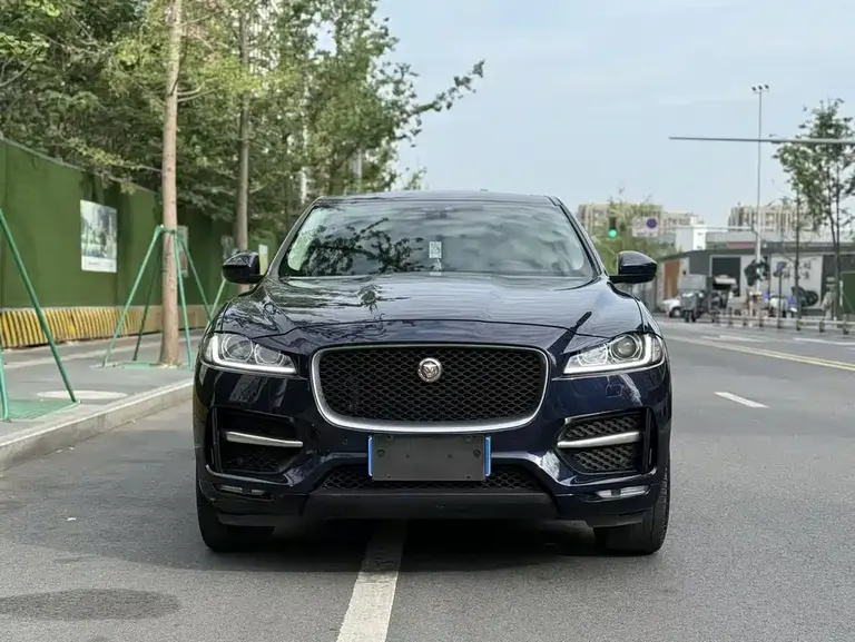 Jaguar F-PACE 2.0 T 2 WD R-Sport Sport