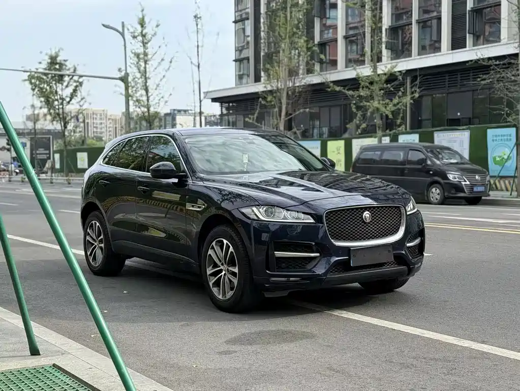 Jaguar F-PACE 2.0 T 2 WD R-Sport Sport