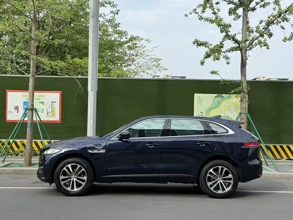 Jaguar F-PACE 2.0 T 2 WD R-Sport Sport