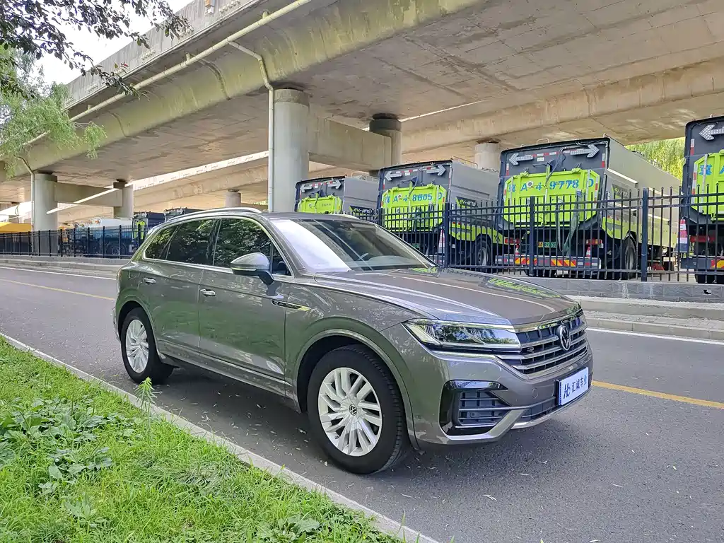 Touareg 2.0 TSI Sharp Style