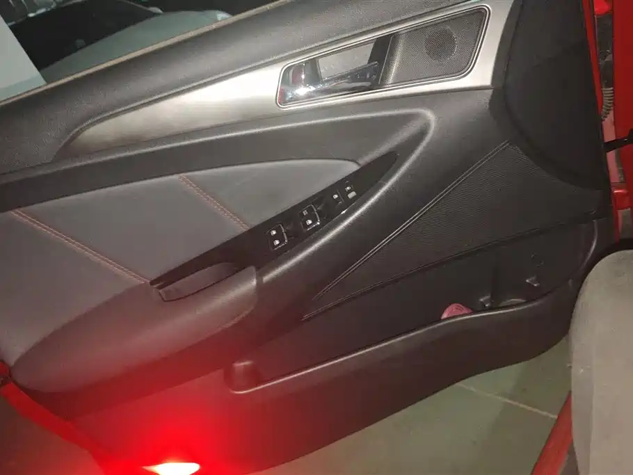 Eado XT 1.6 L Manual Handsome Cool