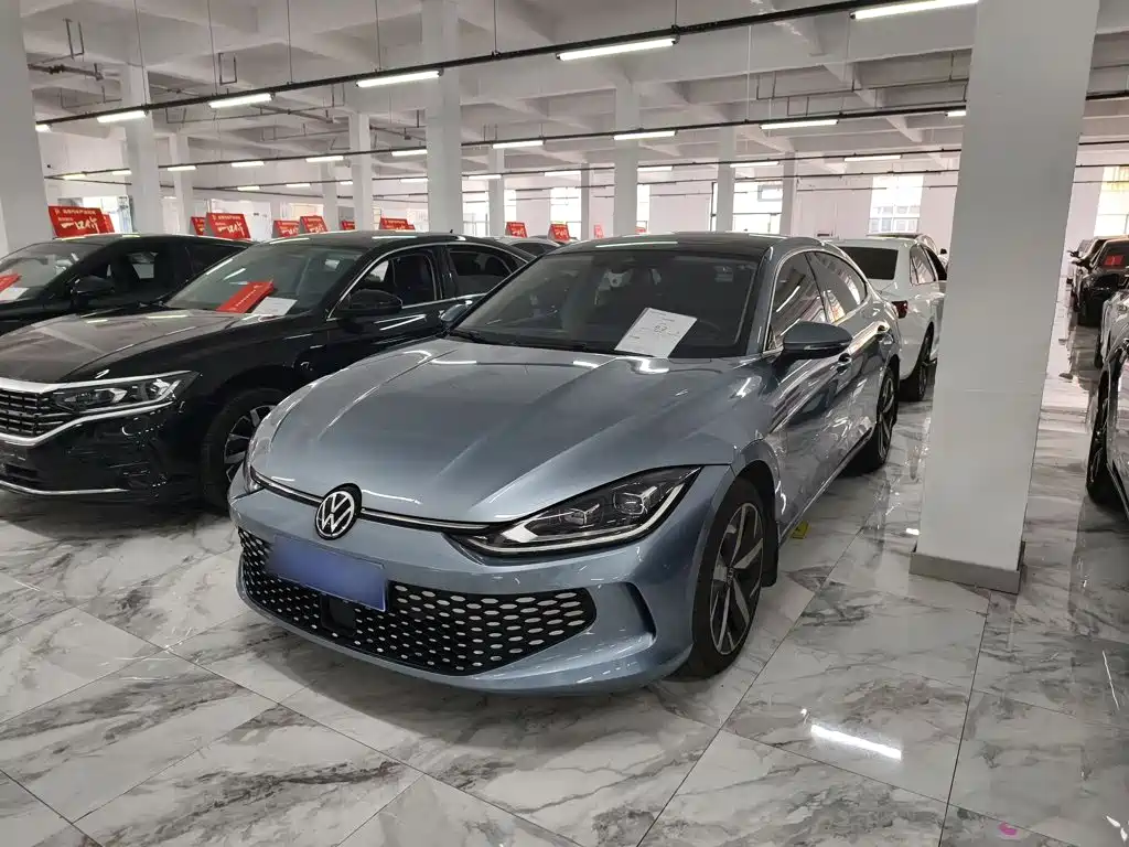 Lamando Lamando L 280 TSI DSG Dazzle Hot