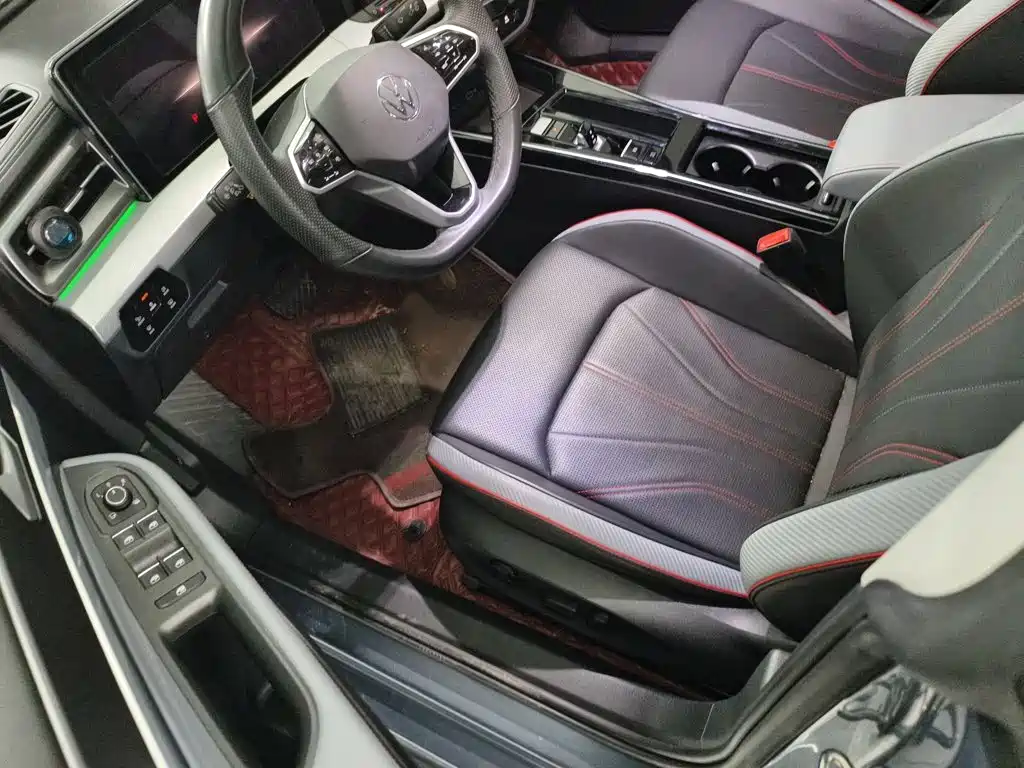 Lamando Lamando L 280 TSI DSG Dazzle Hot