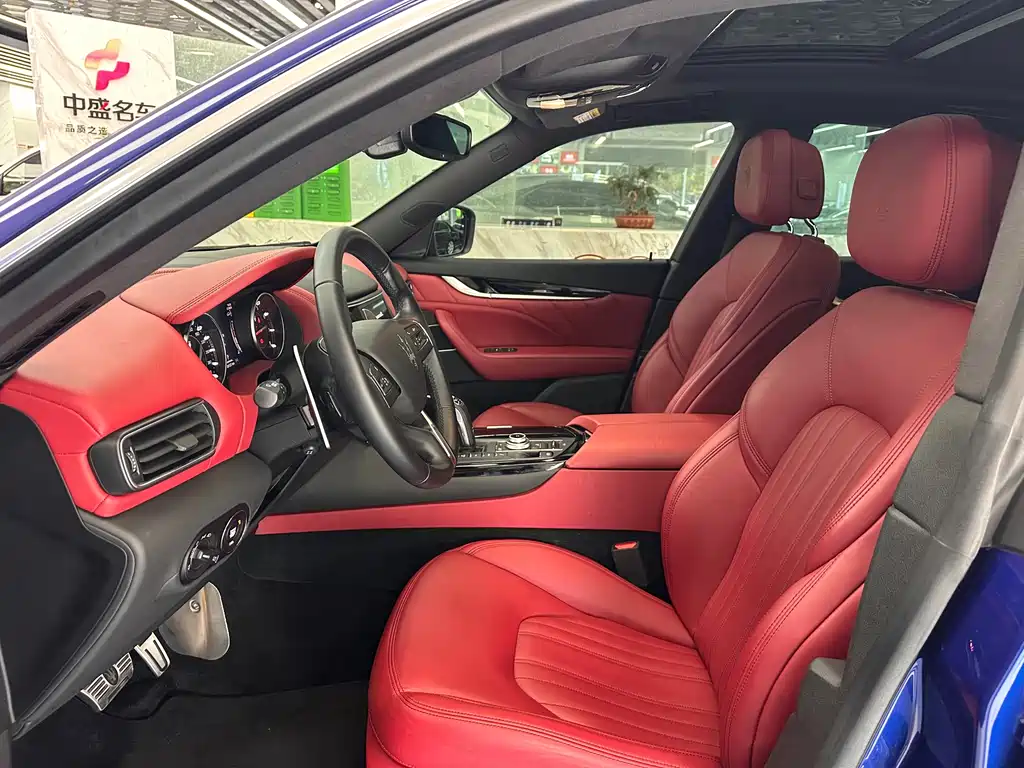 Levante 3.0 T Standard