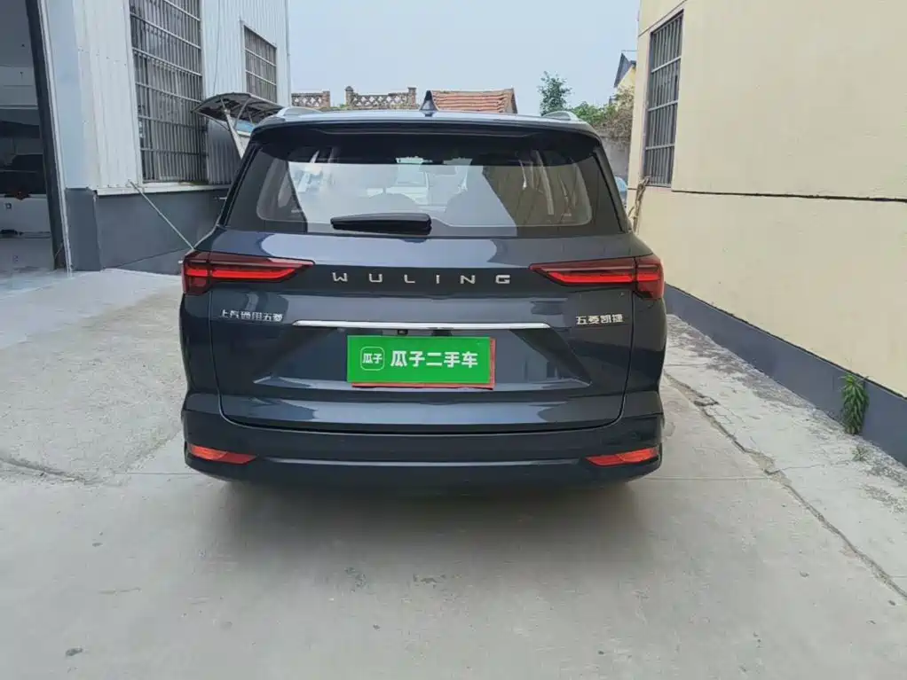 Wuling Victory 1.5 T CVT Flagship