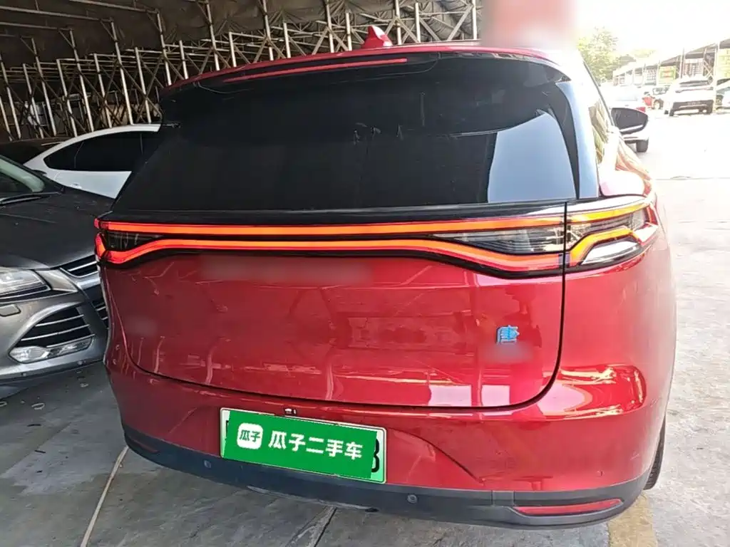 Tang NEV DM 2.0 T Full-time 4 WD Connected Pioneer Leading 7-seat CN-V