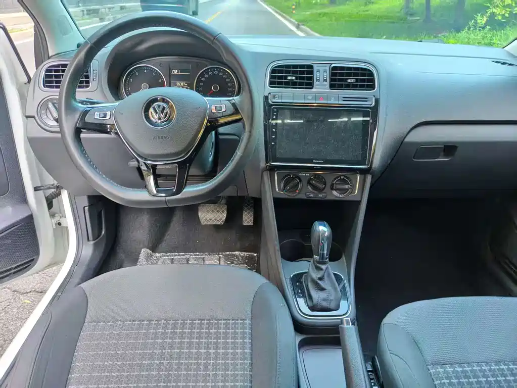 Polo 1.5 L Auto Safe Enjoyment