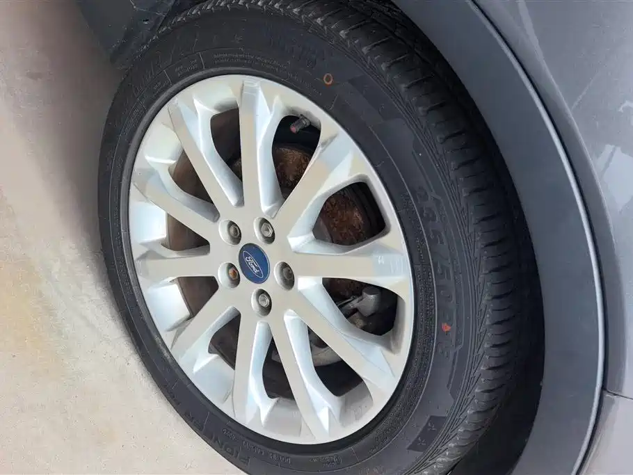 Kuga 1.6 L GTDi 2 WD Comfort