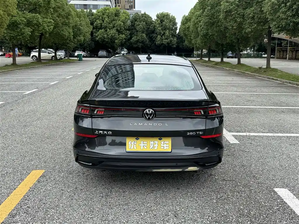 Lamando Lamando L 280 TSI DSG Dazzle Hot