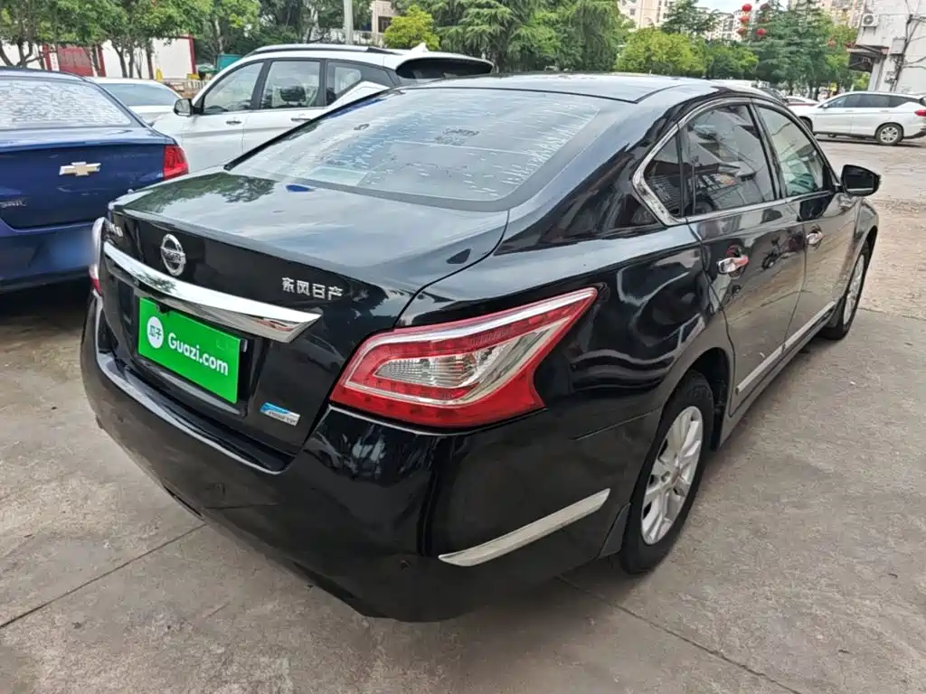 Teana 2.0 L XE Fashion