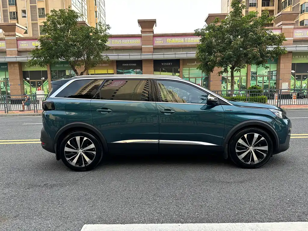 Peugeot 5008 380 THP 7-seat Luxury GT