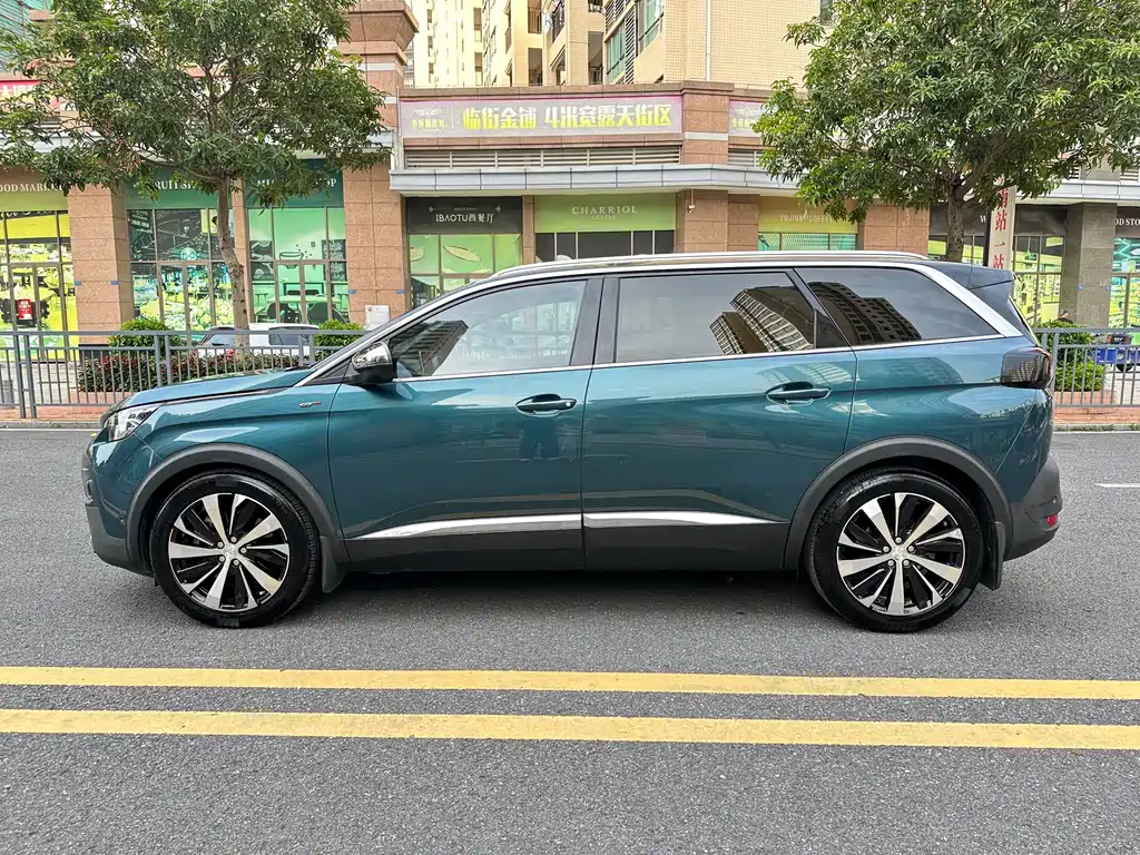 Peugeot 5008 380 THP 7-seat Luxury GT
