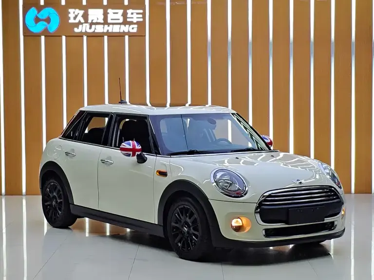 MINI 1.5 T ONE PLUS 5-door