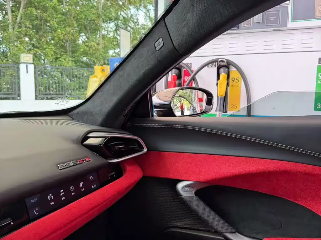 Ferrari 296 3.0 T V6 GTB