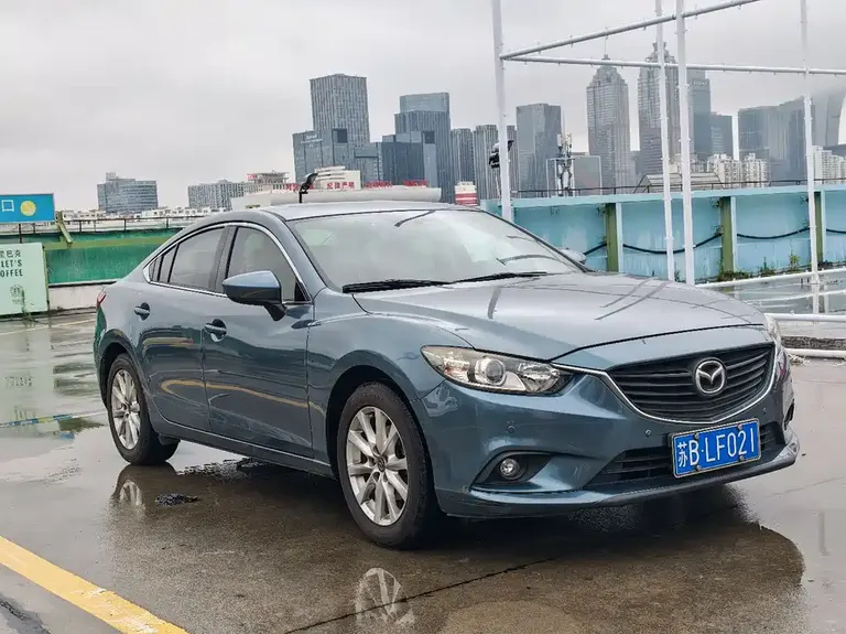 Mazda Atenza 2.0 L Blue Sky Luxury