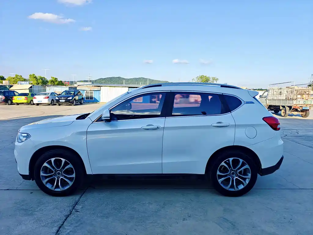 Haval H2 哈弗H2 2018款 蓝标 1.5 T 双离合两驱尊贵型