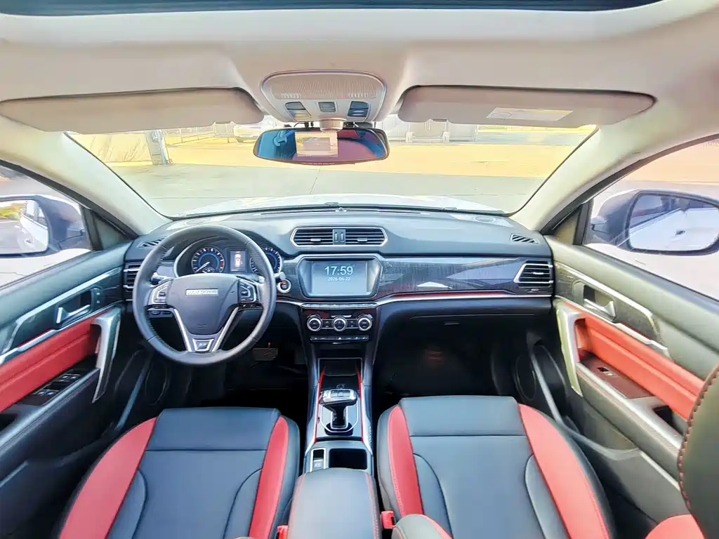 Haval H2 哈弗H2 2018款 蓝标 1.5 T 双离合两驱尊贵型