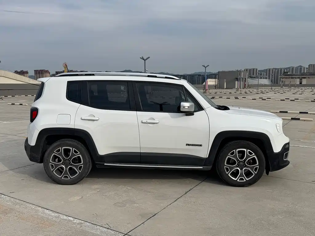 Renegade 自由侠 2017款 180 T 自动智能敞篷版