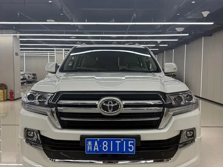 Toyota Land Cruiser (Import) 4.0 L V6 Middle East Limited