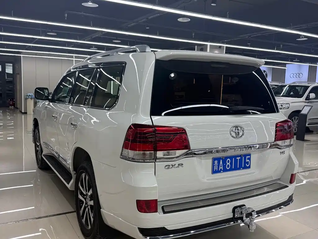 Land Cruiser (Import) 4.0 L V6 Middle East Limited