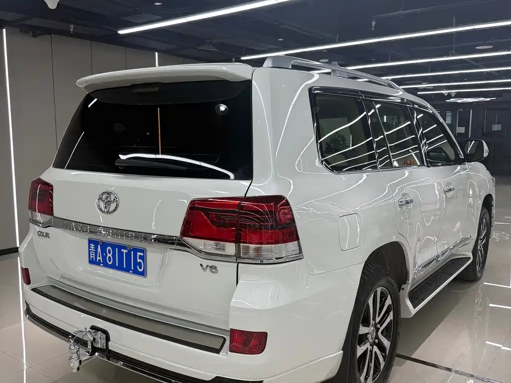 Land Cruiser (Import) 4.0 L V6 Middle East Limited
