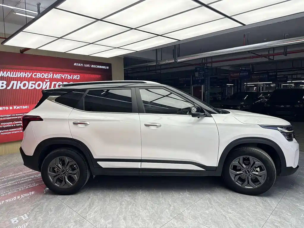 Seltos 1.5 L CVT Luxury