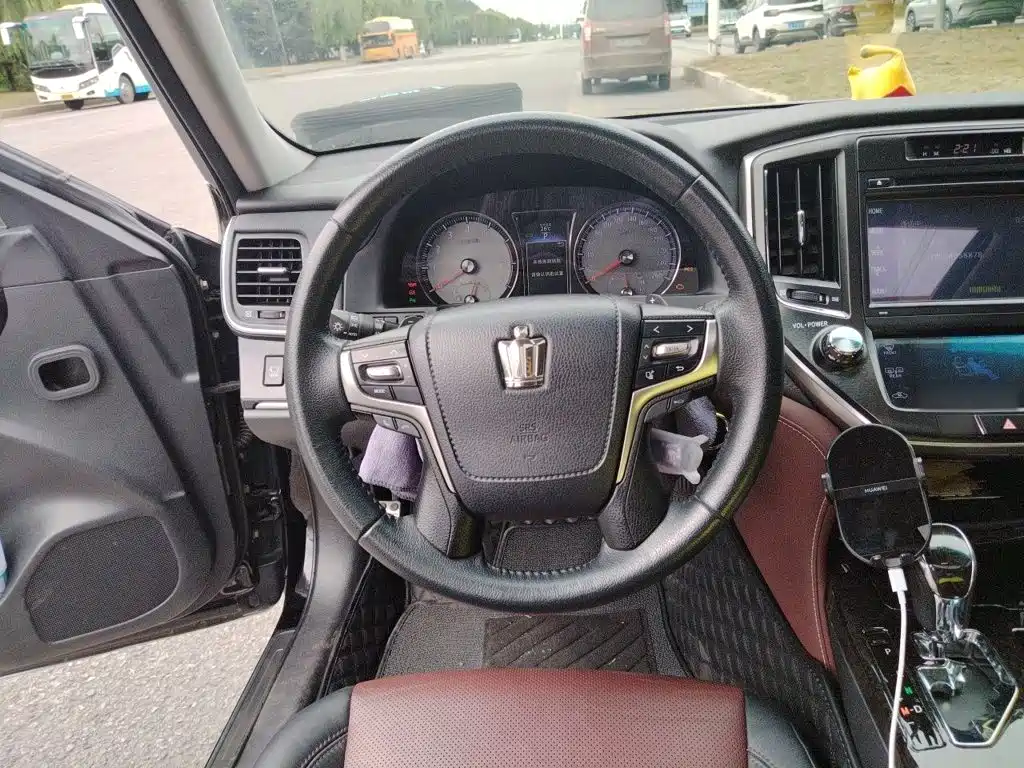 Crown 2.0 T Sport