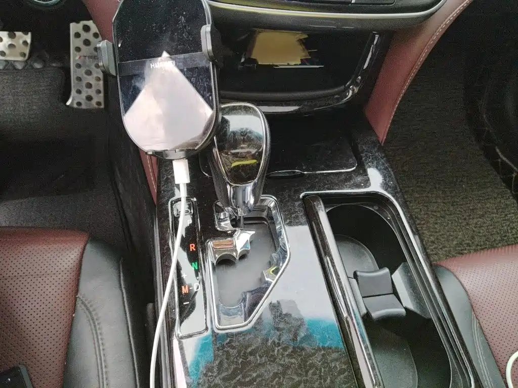 Crown 2.0 T Sport
