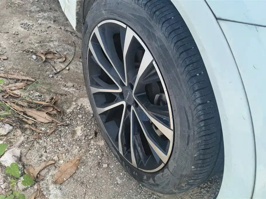 Jetour X70 PLUS Facelift 1.6 T DCT 5-seat