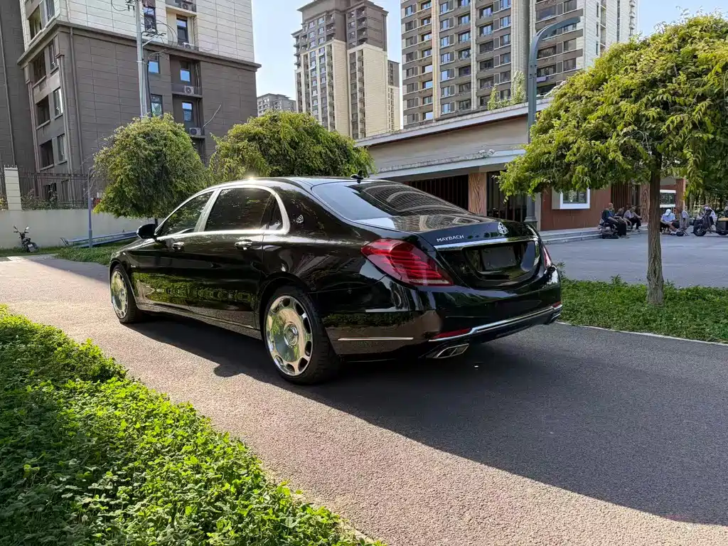 Maybach S-Class S 400 4 MATIC