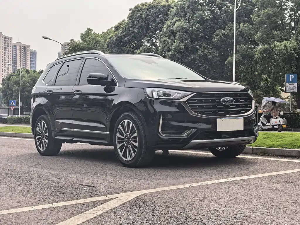 Edge PLUS EcoBoost 245 2 WD Grand Sharp 7-seat