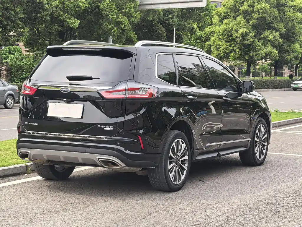 Edge PLUS EcoBoost 245 2 WD Grand Sharp 7-seat