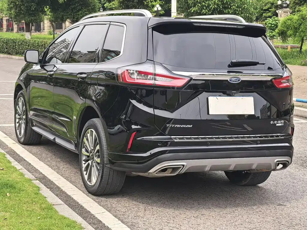 Edge PLUS EcoBoost 245 2 WD Grand Sharp 7-seat
