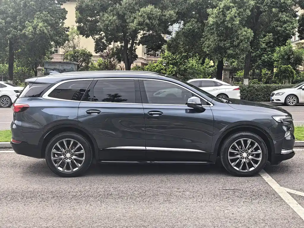 Enclave 28 T 4 WD Distinguished