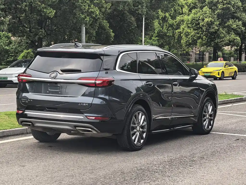 Enclave 28 T 4 WD Distinguished
