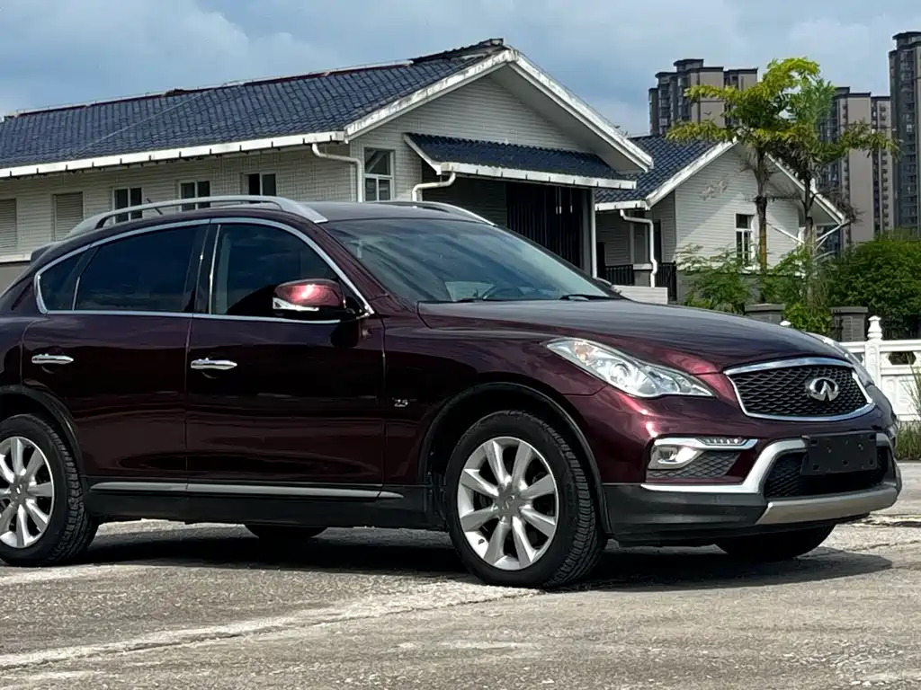 Infiniti QX50 2.5 L Joy