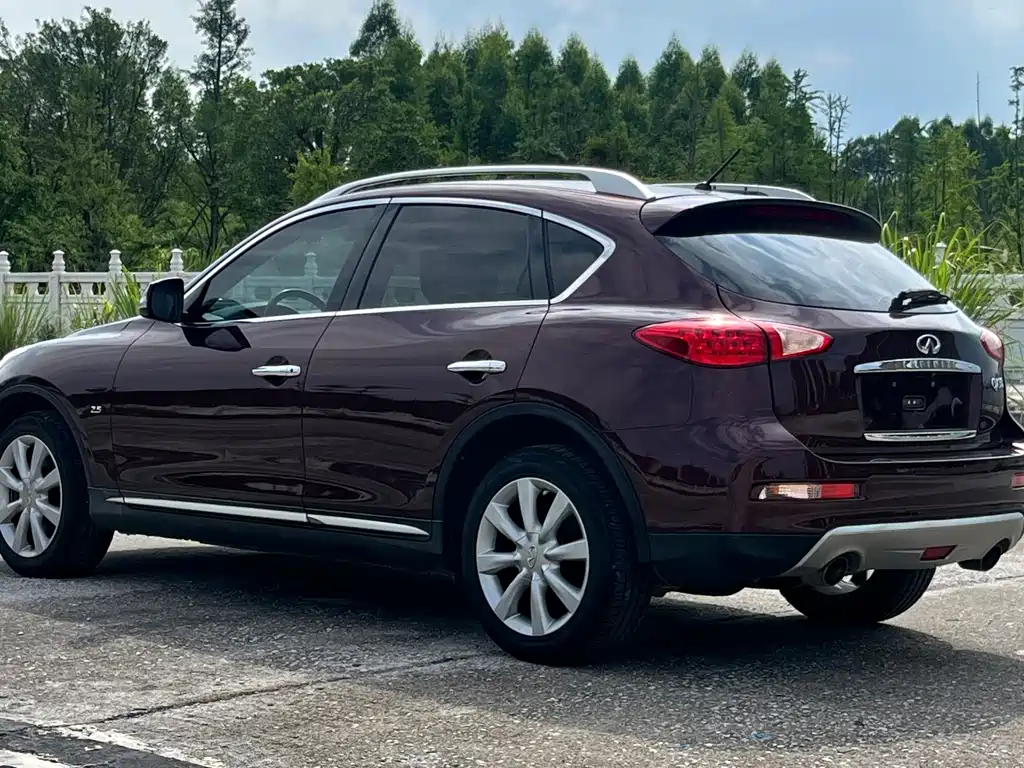 Infiniti QX50 2.5 L Joy