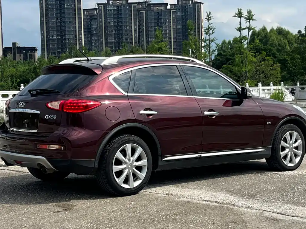 Infiniti QX50 2.5 L Joy
